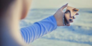 Ο Καθρέφτης – Ανάλυση στίχων