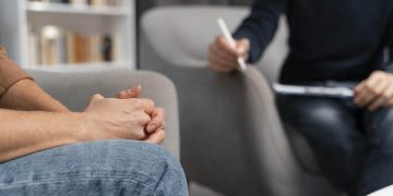 Shrinking – Η θεραπεία ξέφυγε